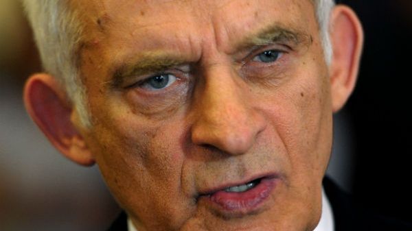 Jerzy Buzek jest wymieniany jako jeden z polityków stwarzających problemy przy autoryzacji