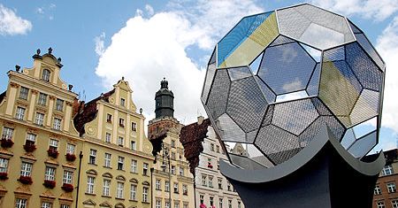 5-metrowa piłka na wrocławskim Rynku