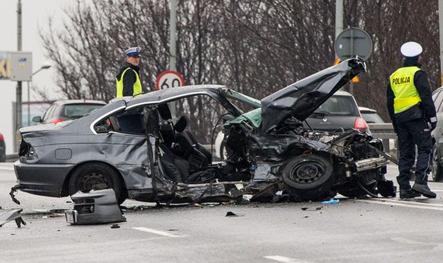 Święta na drogach: 23 osoby zginęły, ponad tysiąc pijanych kierowców