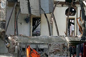 W Mediolanie pod gruzami budynku zginęły cztery osoby