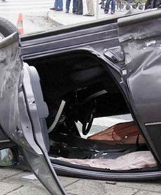 Kolizja z dachowaniem w Krakowie