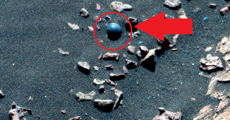 Łowcy UFO zauważyli obiekt na Marsie. Twierdzą, że to kula armatnia