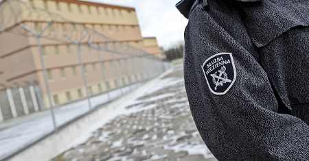 Samobójstwo naczelnika urzędu za kratkami. Zarzucano mu przyjęcie 600 tys. zł łapówek
