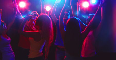 Nietypowa decyzja sądu. Mężczyzna będzie musiał chodzić do klubów disco