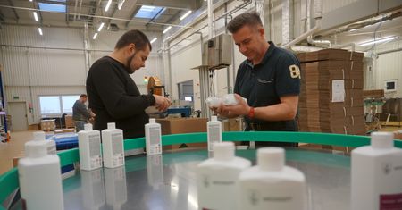 Największy polski producent środków do dezynfekcji ostrzega, że brakuje ważnego składnika