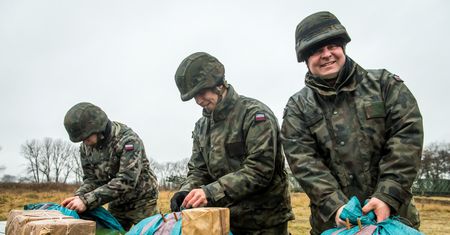 Wojsko wysadzało zatory lodowe na rzece. Bez lodu