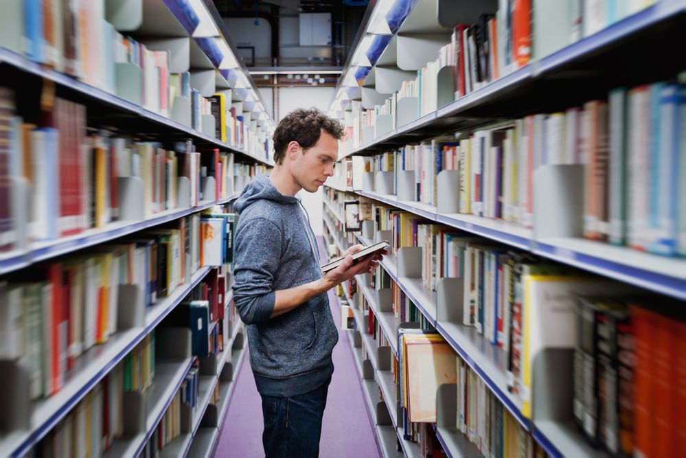 Rzadkie znalezisko w bibliotece. Nagroda dla pracownicy