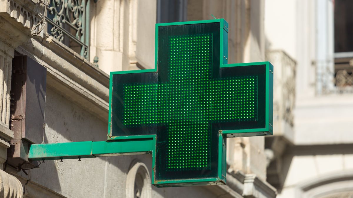 Orzeczenie NSA to kolejny po "aptece dla aptekarza" cios w branżę farmaceutyczną.