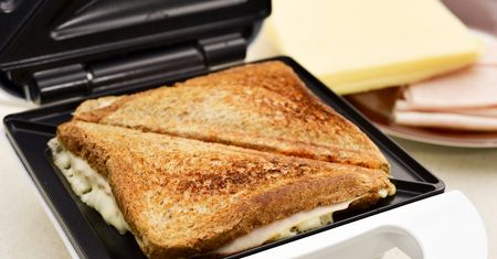 Opiekacze 3 w 1. Gofry, kanapki i grillowane potrawy w jednym urządzeniu
