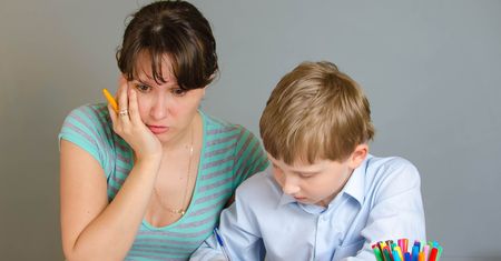 Nauczyciele pracę przerzucają na nich. Rodzice mówią "dość"