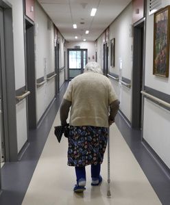 Zamość. Zrobili porządek w pokoju starszej pani. Wyrzucili starą poduszkę, a w niej pieniądze