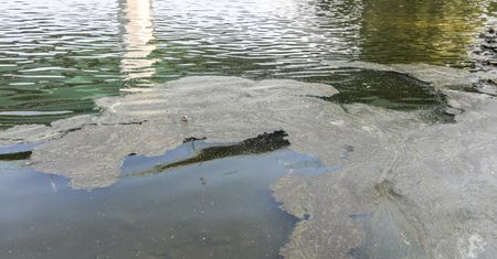 Awaria w Warszawie. GIOŚ: zagrożenie może występować około miesiąca