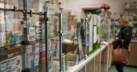 Infolinia NFZ. 3 minuty czekania i krótki komunikat: "lek jest dostępny"