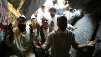 Modlący się wierni