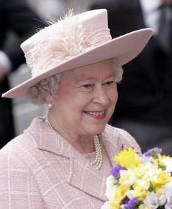 Królowa Elżbieta w stroju babuszki odwiedziła księcia Louisa. Wyglądała fenomenalnie