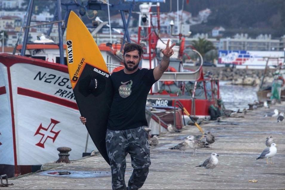 Rekordową falę, o wysokości 24,4 m Koxa "upolował" na plaży w Nazaré w Portugalii
