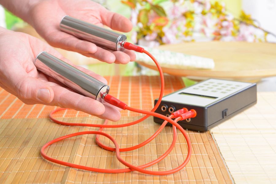 Poprzez biofeedback możemy uczyć się technik relaksacyjnych.