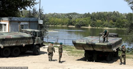 Awaria oczyszczalni ścieków "Czajka". Joachim Brudziński krytykuje Rafała Trzaskowskiego. "Ponton już dawno mógłby być"