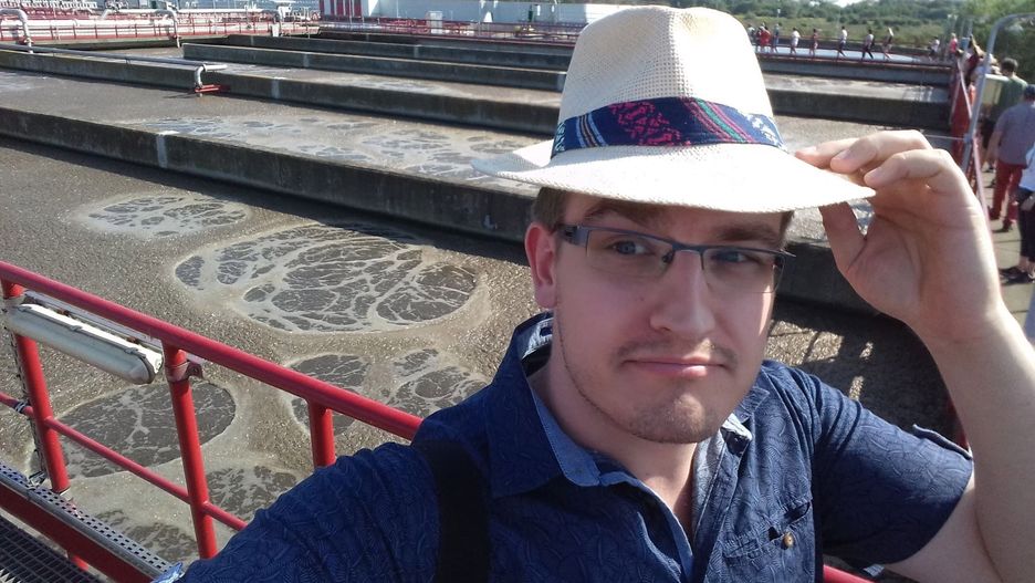 "Czują państwo tu pewnie taki specyficzny, bagienny zapach"
