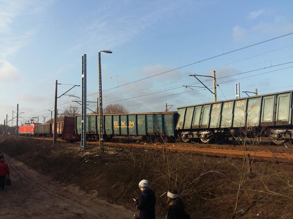 Wagony pociągu towarowego wykoleiły się w Poznaniu. Poważne utrudnienia