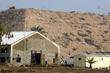Ograbione irackie zakłady nuklearne