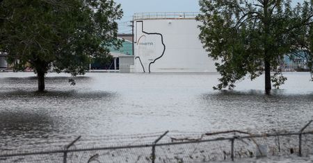 Dwie eksplozje w zakładach chemicznych w Teksasie. Wcześniej zalała je powódź
