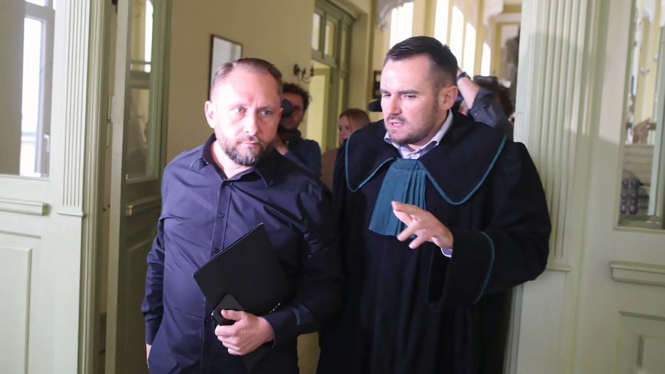 Adwokat Kamila Durczoka znowu ma ręce pełne roboty. Aktualne zarzuty: sfałszowanie weksla, wyłudzenie kredytu.