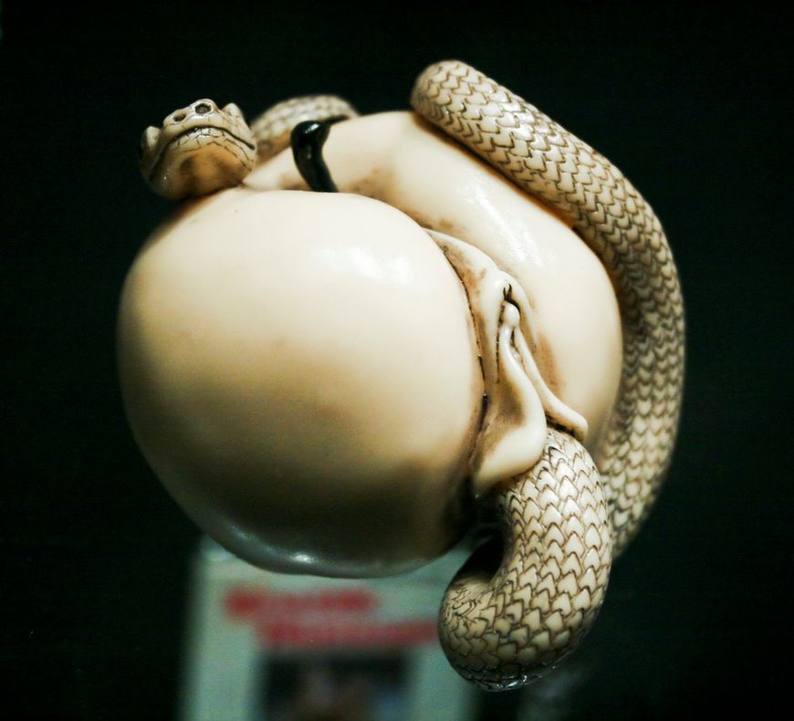 Muzeum seksu - figurka prezentująca "Jabłko"