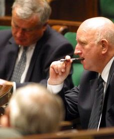 Oleksy: Traktat nie czyni Europy bardziej federalną