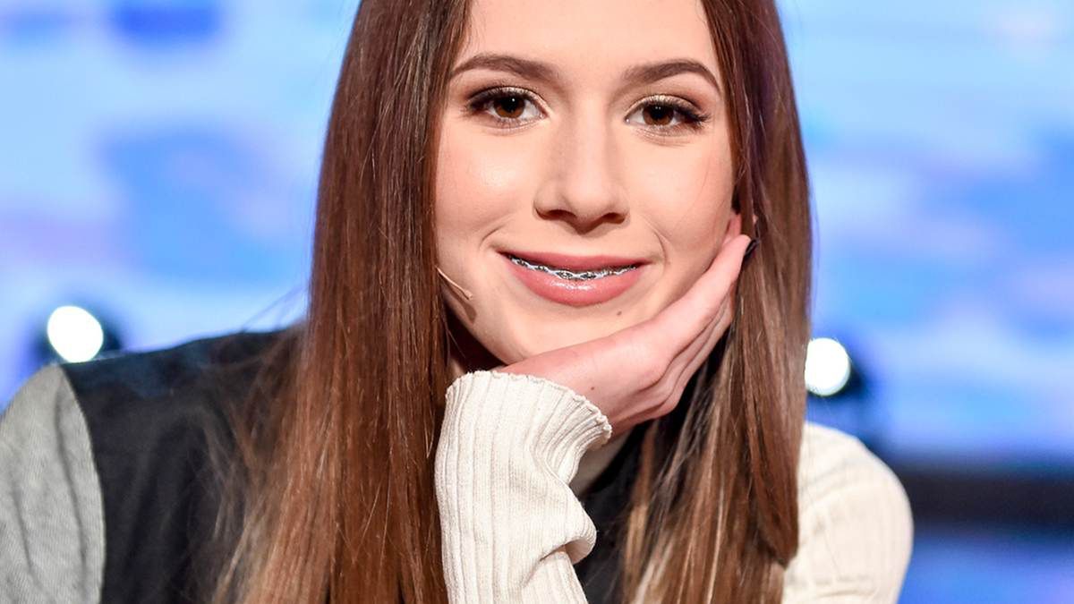 Roksana Węgiel - ma kolczyki w nosie