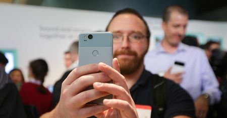 Android Q Beta trafi nie tylko na smartfony Google Pixel