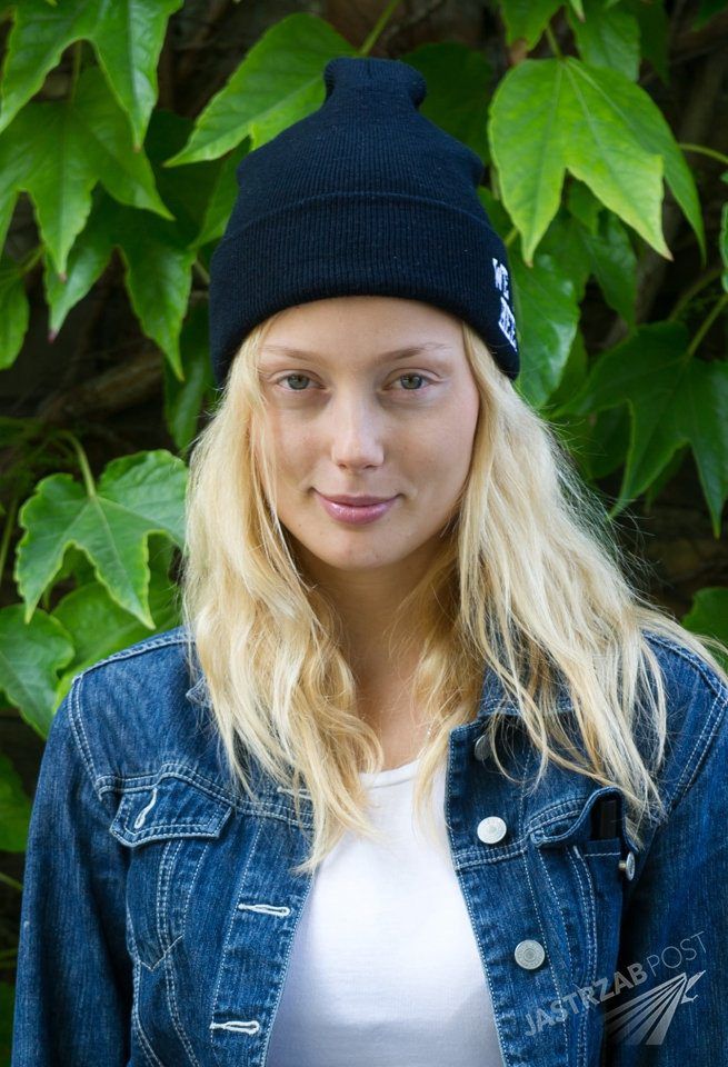 <h1>Jagoda Judzińska z Top Model 5</h1>
<ul>
	<li><strong>Wiek:</strong> 26 lat</li>
	<li><strong>Miasto:</strong> Sandomierz</li>
</ul>
<a href="https://jastrzabpost.pl/tag/jagoda-judzinska" target="_blank"><strong>Jagoda Judzińska</strong></a> studiuje w wyższej szkole humanistyczno-przyrodniczej w Sandomierzu.

Od dłuższego czasu utrzymuje się sama i <strong>pracuje jako kelnerka w znanej z programu "Kuchenne Rewolucje"</strong> sandomierskiej restauracji.

<strong>Jest chora na bielactwo, ale stara się aby choroba nie miała wpływu na jej życie</strong>. Białe plamy jeszcze do niedawna były dla niej dużym problemem. Dzisiaj stara się zaakceptować siebie, a udział w programie ma jej w tym pomóc.

Jest zwariowaną, pewną siebie dziewczyną. Bywa szczera aż do przesady, z tego  powodu nieraz jest jej wstyd.  Nie ma dla niej tematów tabu. Pewnie stąpa po ziemi.

<strong>Zobacz: <a title="Permalink to Oto finałowa 14-stka Top Model 5! To wśród nich jest zwycięzca" href="https://jastrzabpost.pl/newsy/finalowa-14-stka-top-model-5-uczestnicy-5-edycji-top-model_174285.html" rel="bookmark">Finaliści Top Model 5! Poznaj całą 14-stkę</a></strong>