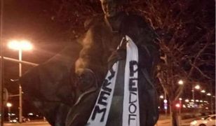 "Kryłem pedofilów" na pomnikach Jana Pawła II. Akcja wywoła oburzenie