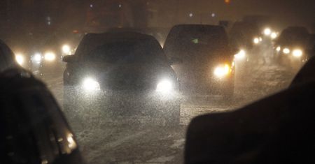 Polacy nie dbają o światła. Raport