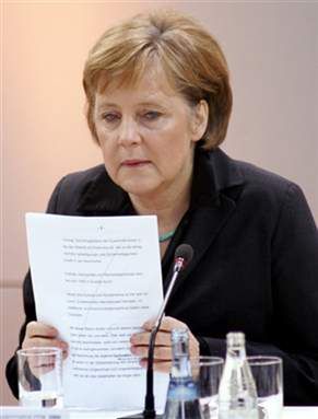 Merkel za dominującą rolą NATO