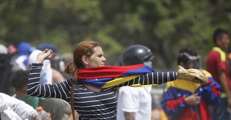 Rosja pokrzyżowała plany USA w Wenezueli. Maduro jest bezpieczny, dopóki popiera go armia