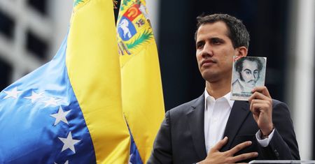 Juan Guaido z coraz większym poparciem na świecie. Samozwańczego prezydenta Wenezueli poparli Trump i Bolsonaro, Tusk wspiera demokrację