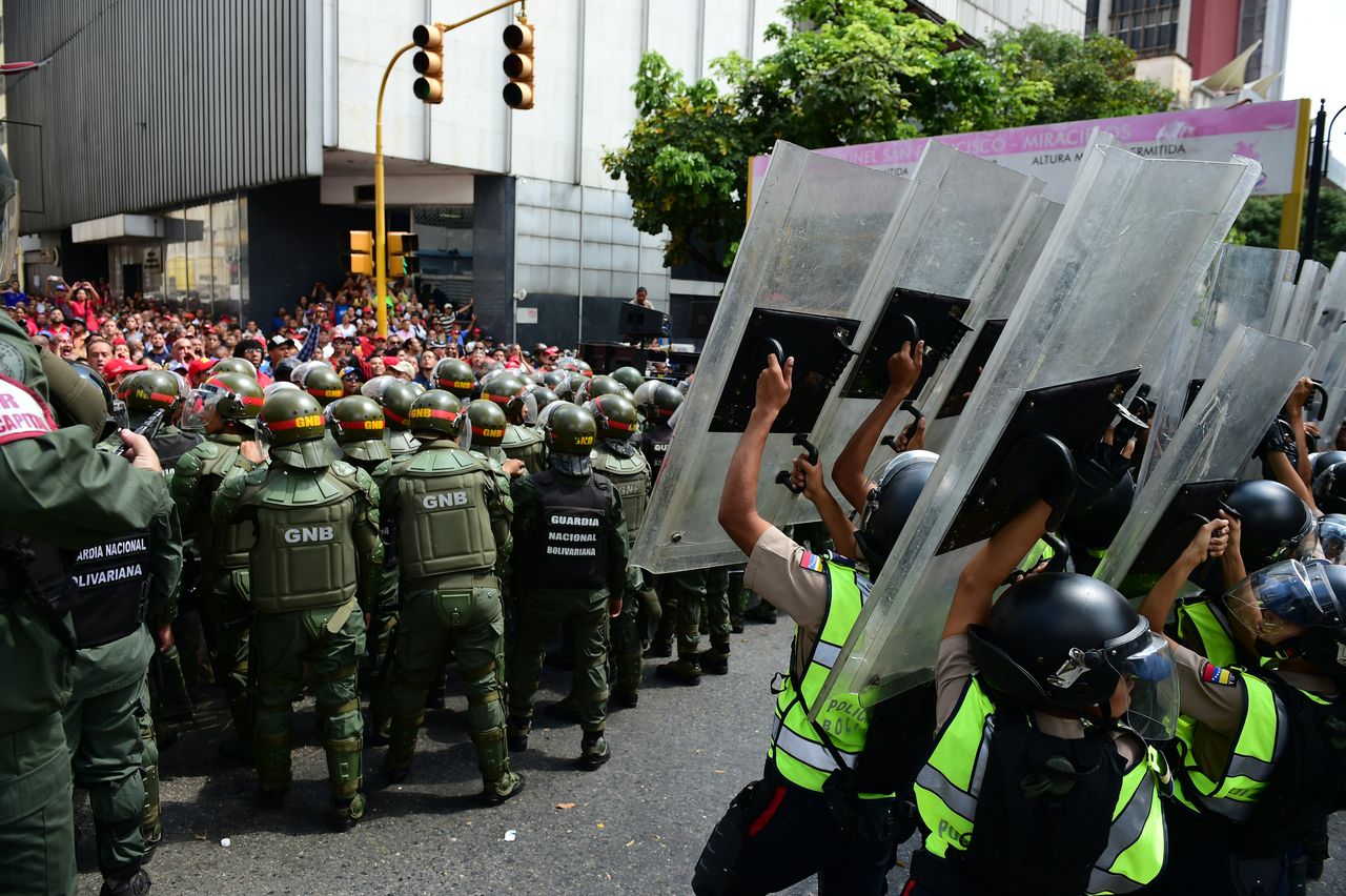 Wenezuela: wóz pancerny wjechał w demonstrantów