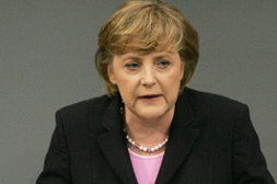 Fischer atakuje Merkel za poparcie dla USA w Iraku