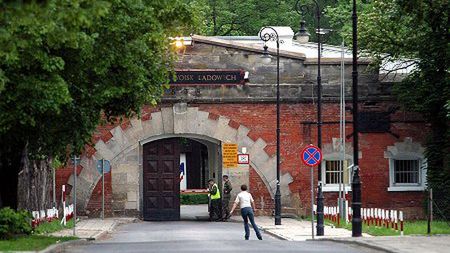 Brama wjazdowa warszawskiej Cytadeli w której odbywa się konferencja