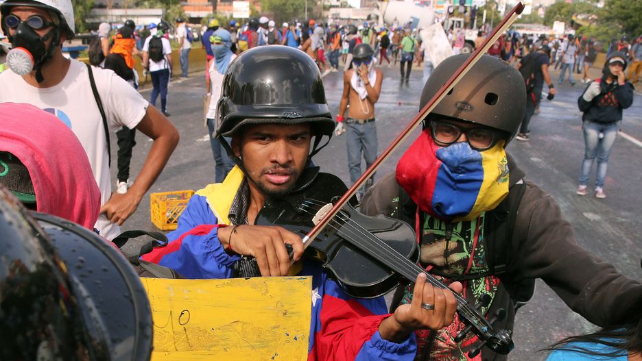 Wuilly Arteaga w czasie demonstracji w Caracas 