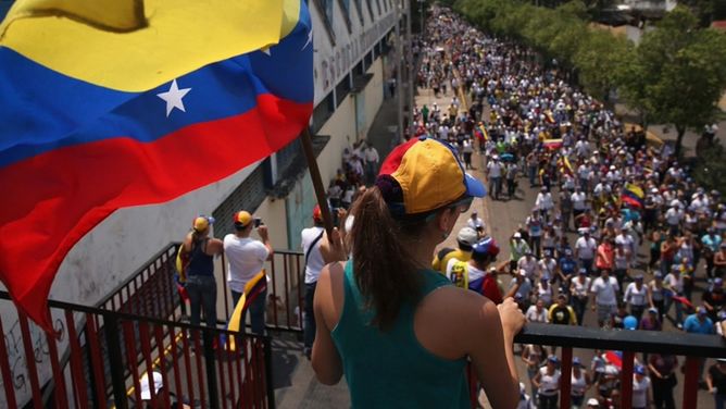 USA nakłada sankcje na Wenezuelę. Zablokowana państwowa firma naftowa