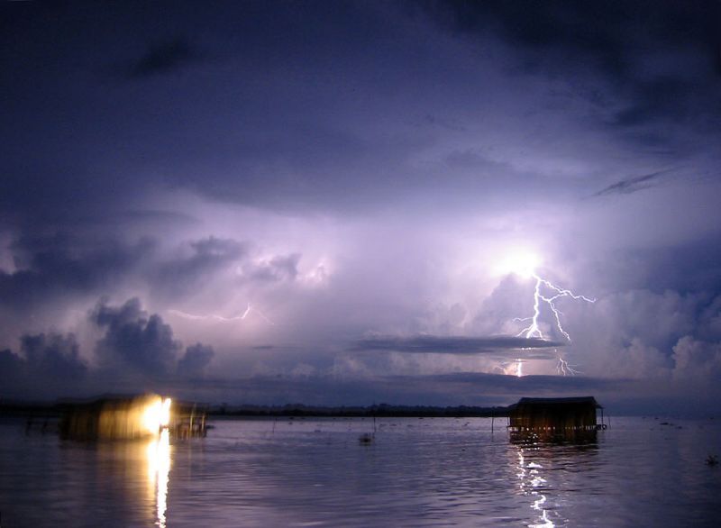 Zagadka "Świateł Catatumbo". Tutaj burza trwa przez prawie pół roku