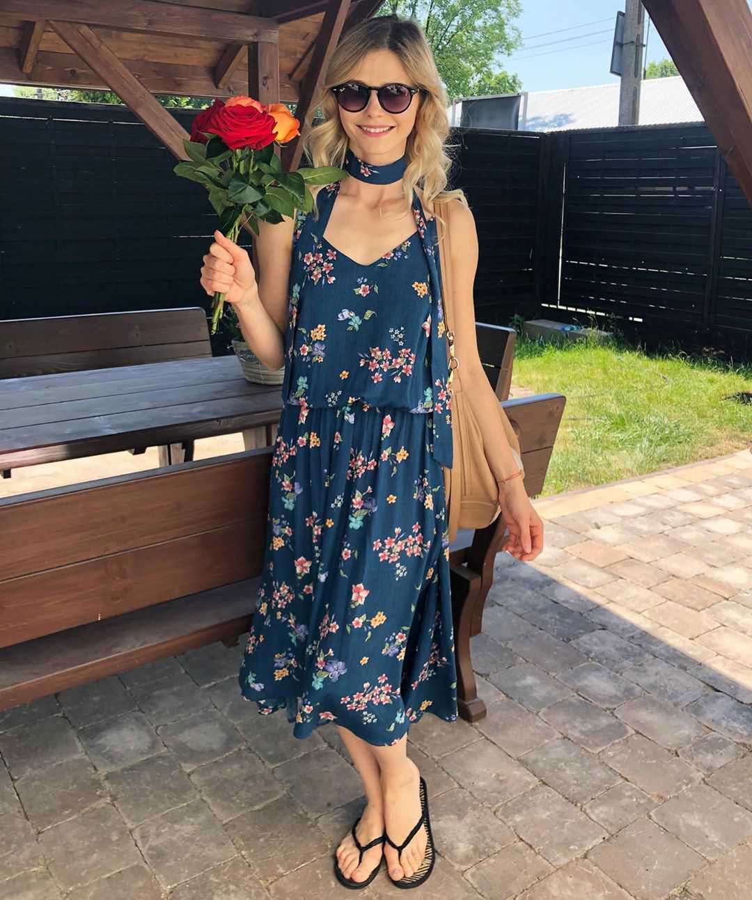Izabela Zwierzyńska mieszka w Londynie, gdzie studiuje