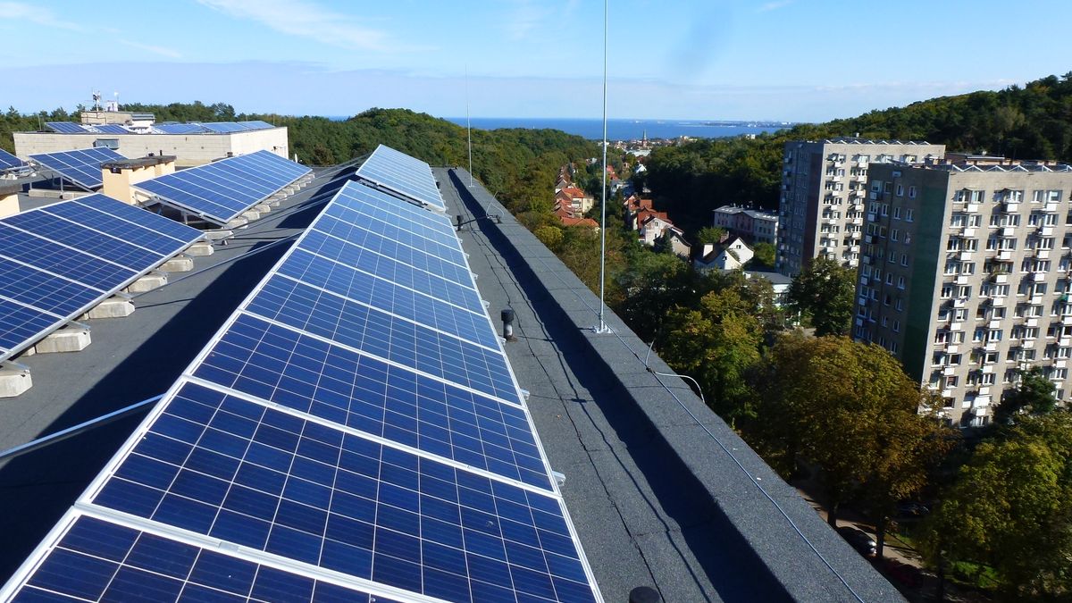 Wielkopolska dostanie 100 mln na pilotaż programu dla osiedli mieszkaniowych.