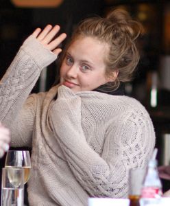 Adele zakpiła z rozwodu z Simonem Koneckim. Mem obiegł świat