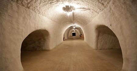 Niesamowite lodowe królestwo pod ziemią w Rosji. Zbudował je niemiecki inżynier