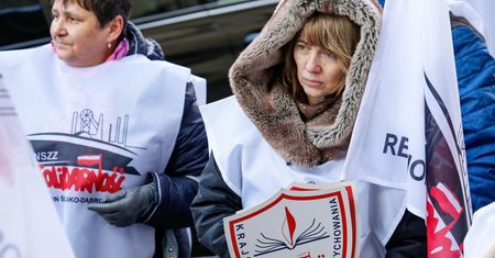 Strajk nauczycieli podczas egzaminów. Okręgowa Komisja Egzaminacyjna szuka chętnych do pracy na uniwersytetach