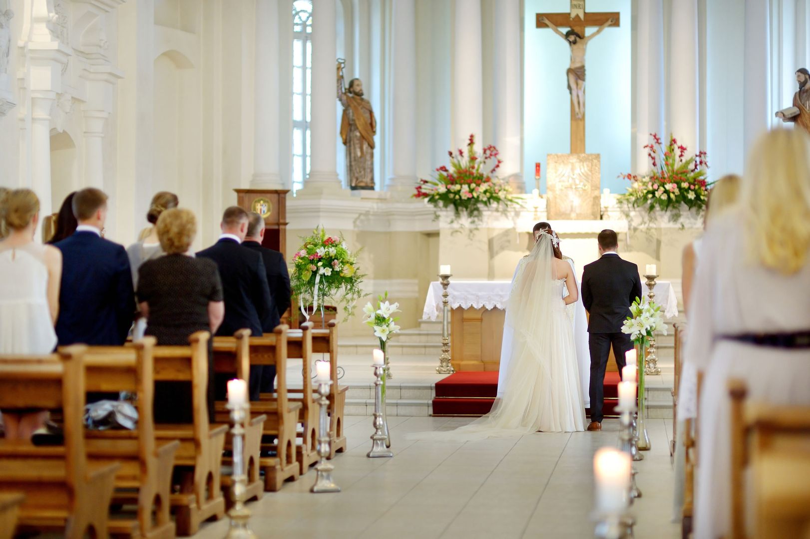 Panna młoda ma dość tradycji. "Jestem nieco większą dziewczyną i sobie tego nie wyobrażam"