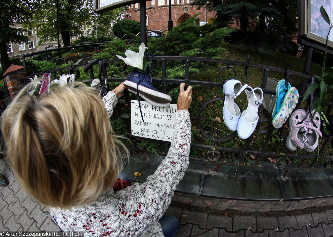 Ciche ugody polskiego kościoła z ofiarami pedofilii. 10 tys. zł i zobowiązanie do milczenia